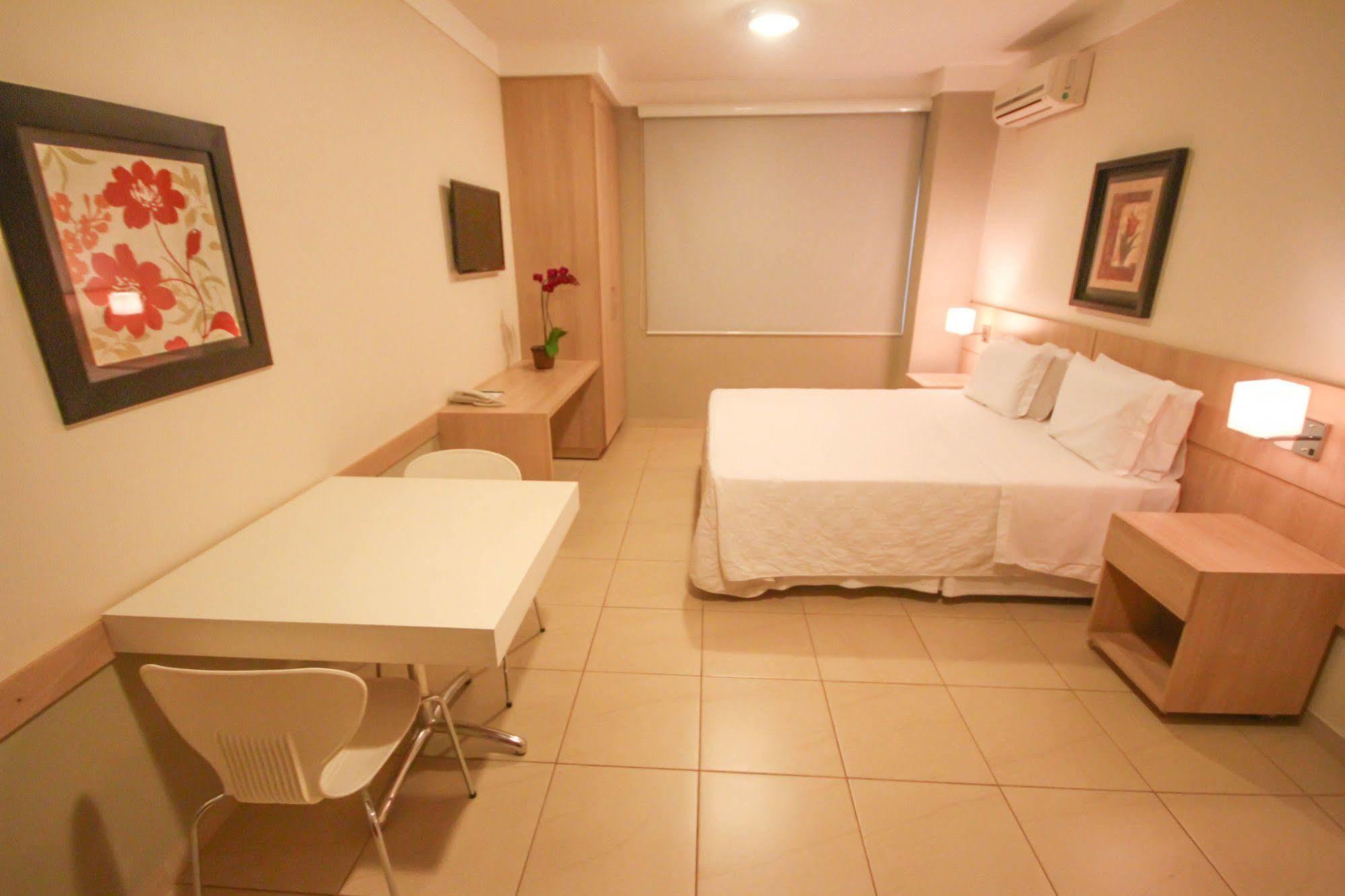 Gales Park Hotel Dourados Exterior foto