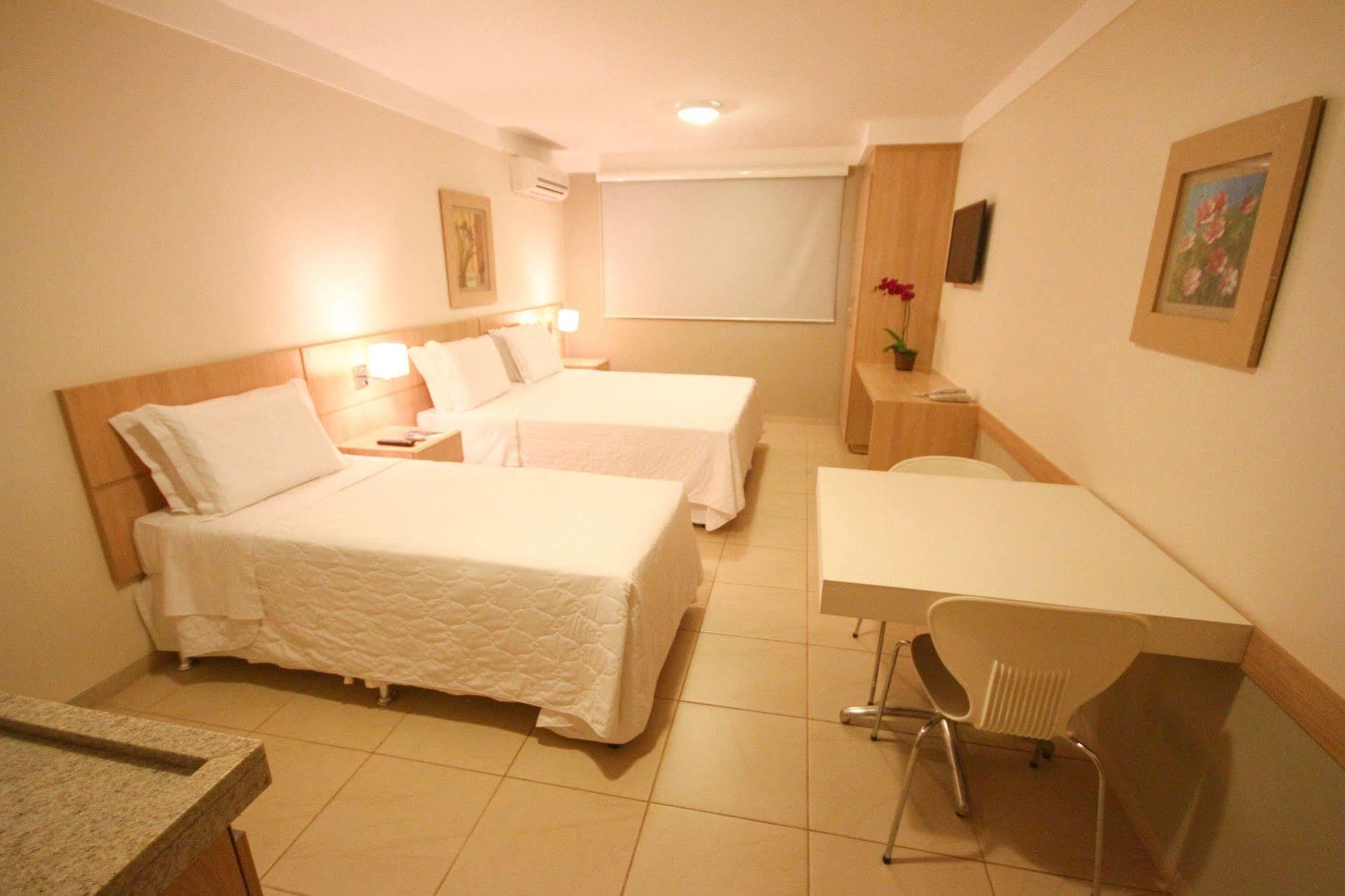 Gales Park Hotel Dourados Exterior foto